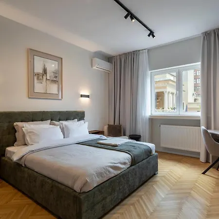 Stunning 4br - Grand Elegant Retreat In Historic Center