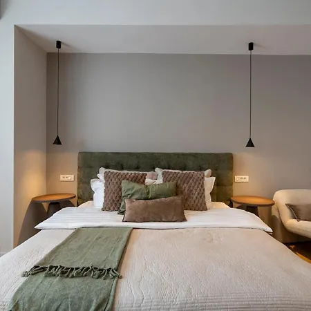 Stunning 4br - Grand Elegant Retreat In Historic Center 布加勒斯特