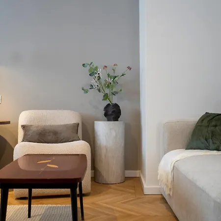 Stunning 4br - Grand Elegant Retreat In Historic Center 布加勒斯特