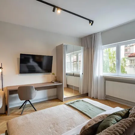 Stunning 4br - Grand Elegant Retreat In Historic Center 公寓 布加勒斯特
