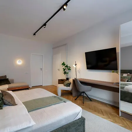 Stunning 4br - Grand Elegant Retreat In Historic Center * 布加勒斯特