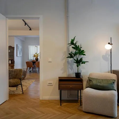 Stunning 4br - Grand Elegant Retreat In Historic Center * 布加勒斯特