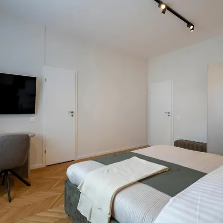 Stunning 4br - Grand Elegant Retreat In Historic Center 布加勒斯特