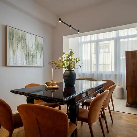 Stunning 4br - Grand Elegant Retreat In Historic Center 布加勒斯特